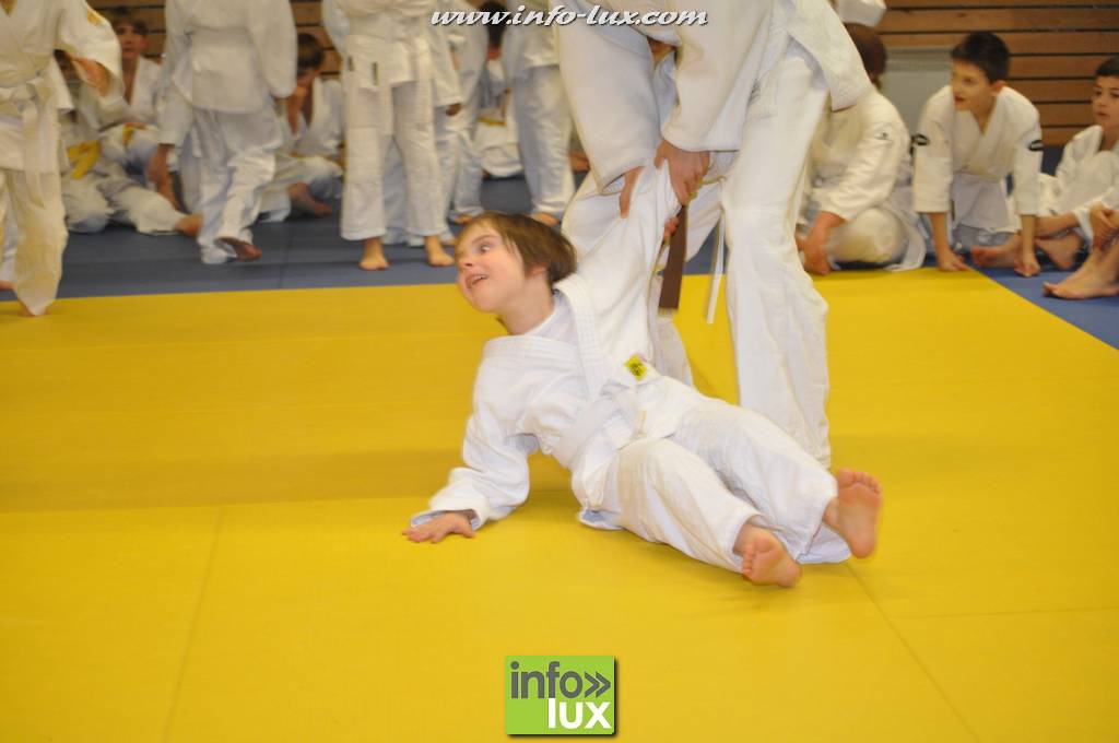 images/stories/PHOTOSREP/2016decembre/nicolasjudo/Judo081