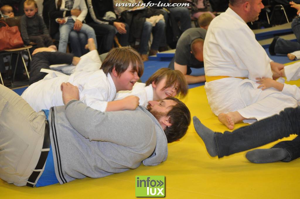 images/stories/PHOTOSREP/2016decembre/nicolasjudo/Judo219