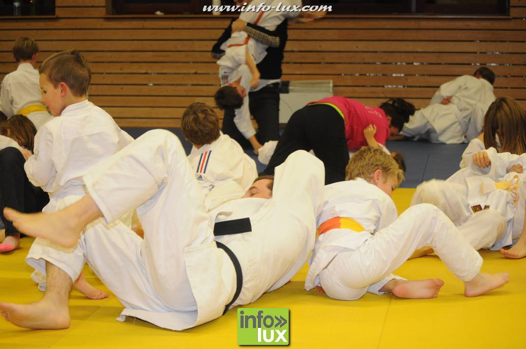 images/stories/PHOTOSREP/2016decembre/nicolasjudo/Judo228