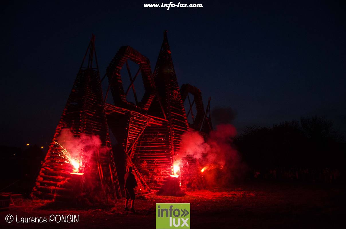 //media/jw_sigpro/users/0000002529/grandfeuvance2018/grandfeu0024