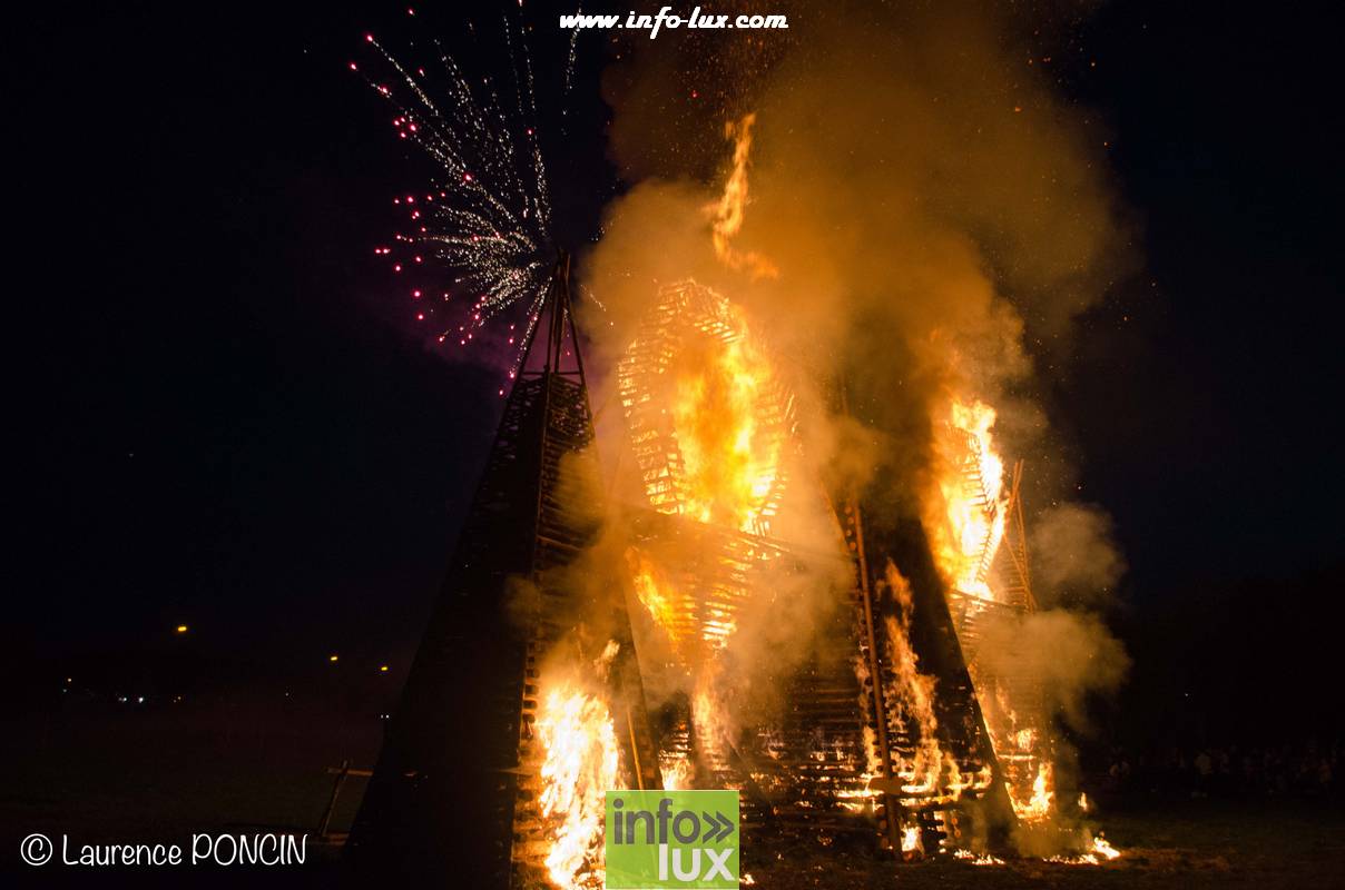 //media/jw_sigpro/users/0000002529/grandfeuvance2018/grandfeu0046