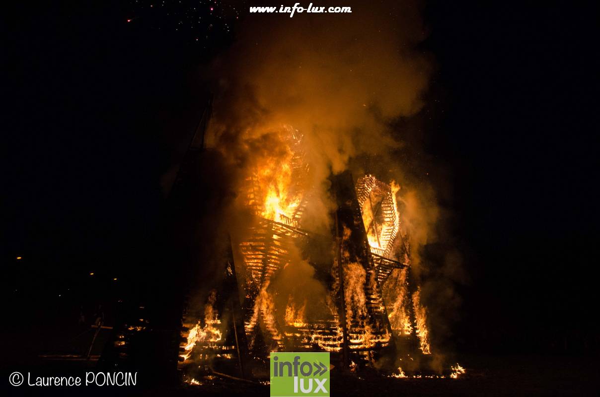 //media/jw_sigpro/users/0000002529/grandfeuvance2018/grandfeu0056