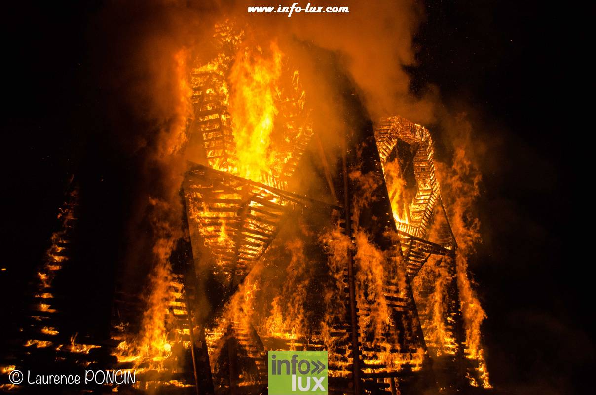 //media/jw_sigpro/users/0000002529/grandfeuvance2018/grandfeu0061