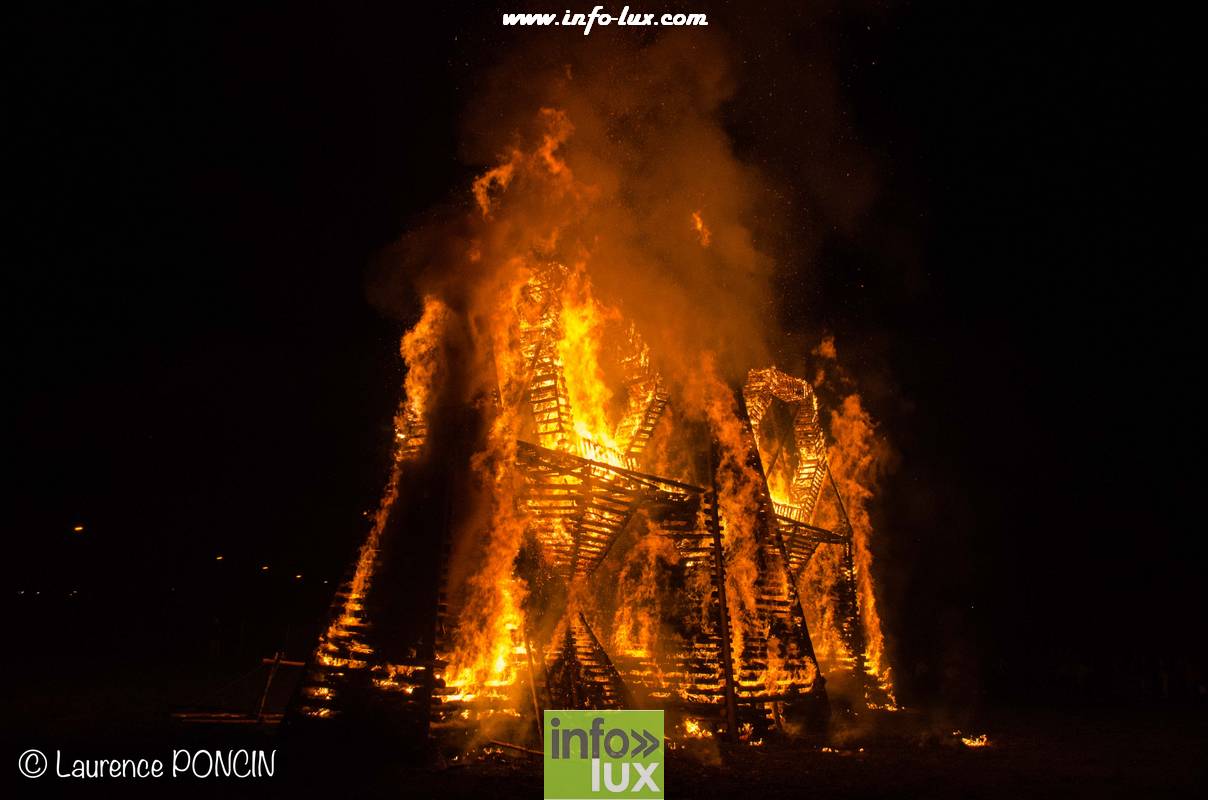 //media/jw_sigpro/users/0000002529/grandfeuvance2018/grandfeu0062