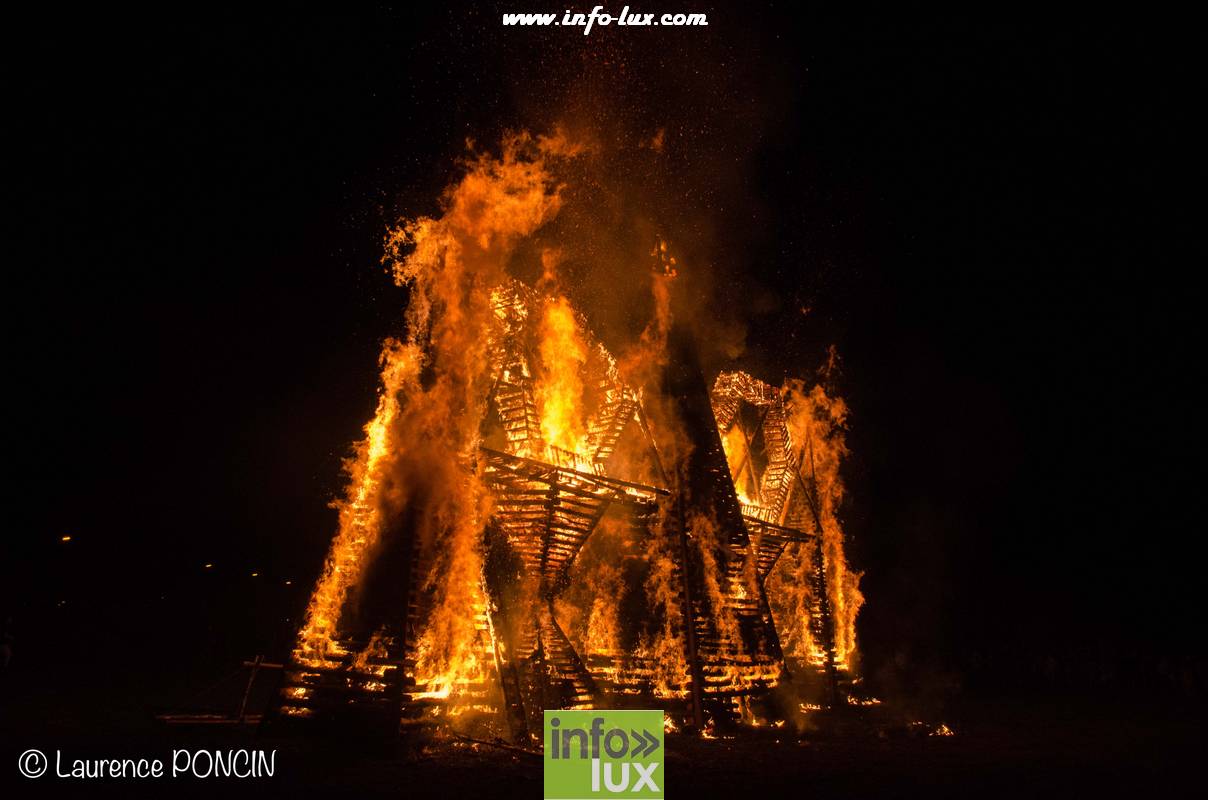 //media/jw_sigpro/users/0000002529/grandfeuvance2018/grandfeu0064