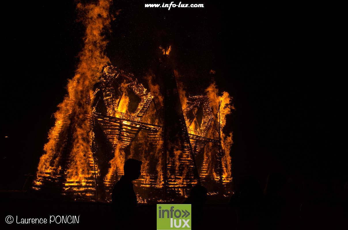 //media/jw_sigpro/users/0000002529/grandfeuvance2018/grandfeu0068