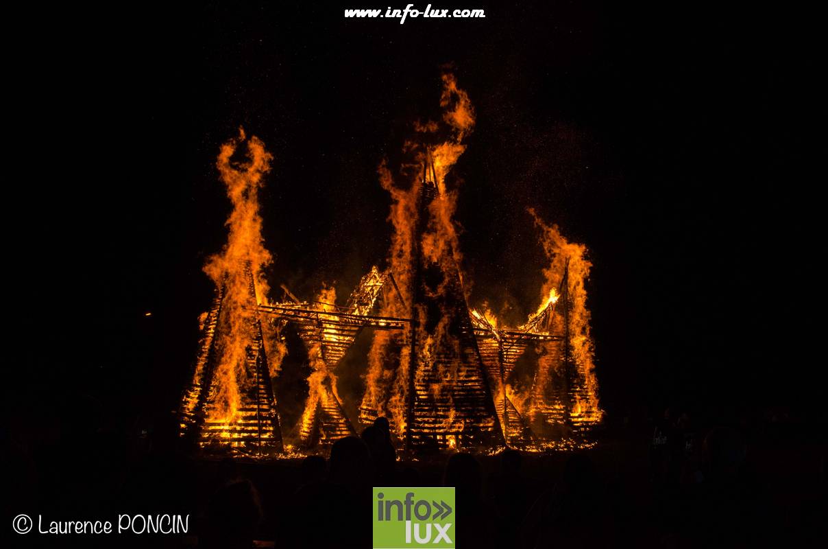 //media/jw_sigpro/users/0000002529/grandfeuvance2018/grandfeu0071