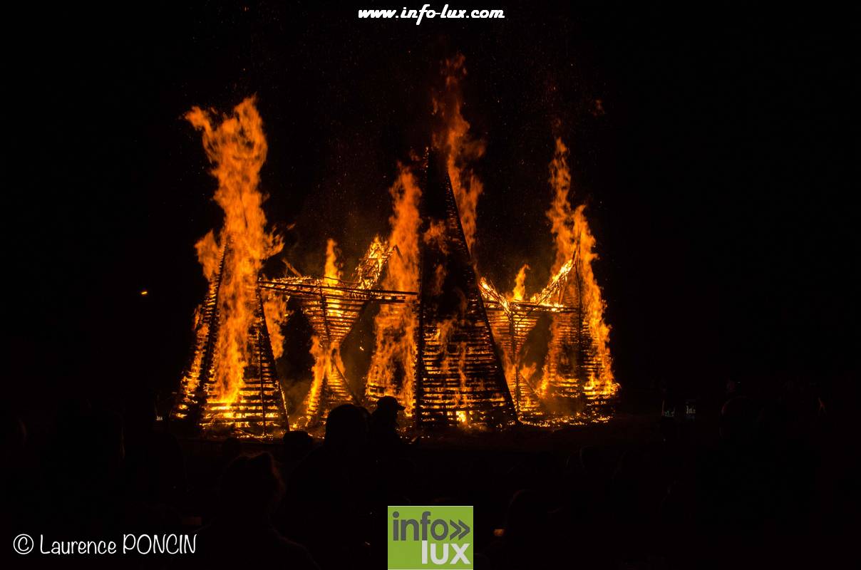 //media/jw_sigpro/users/0000002529/grandfeuvance2018/grandfeu0072