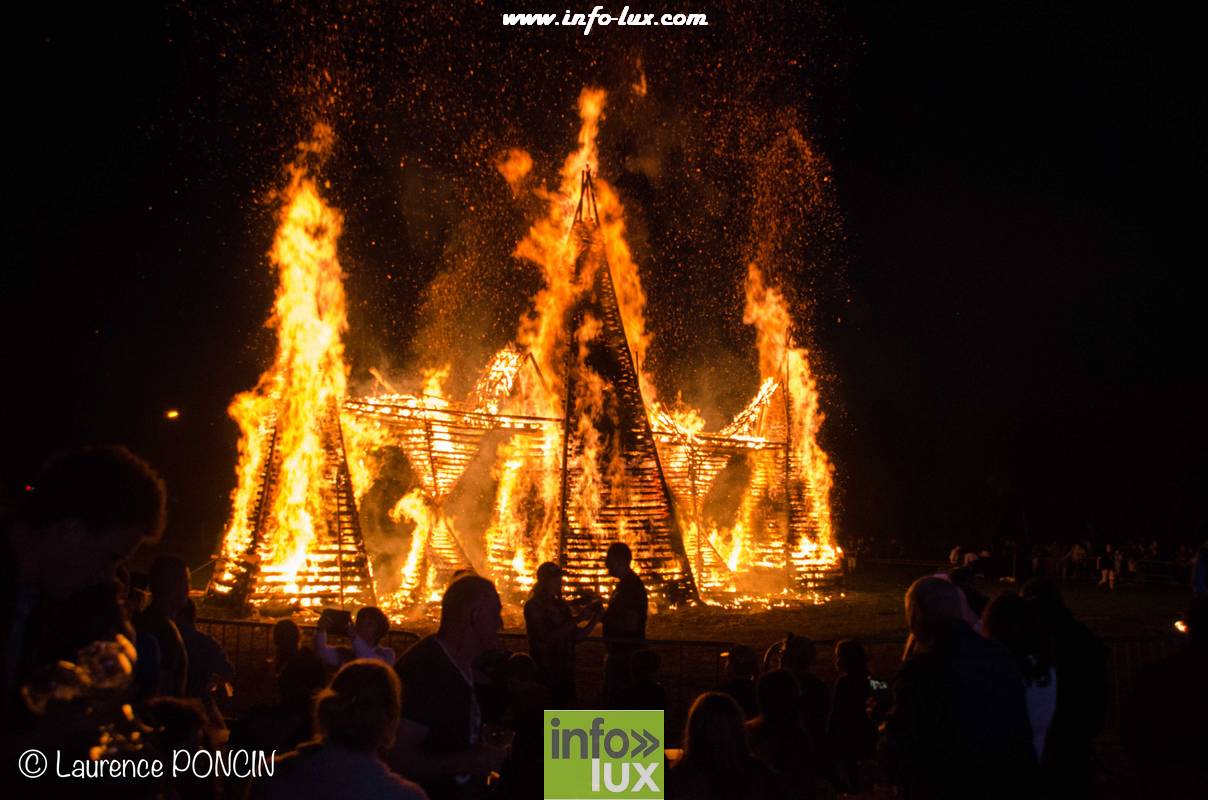 //media/jw_sigpro/users/0000002529/grandfeuvance2018/grandfeu0074