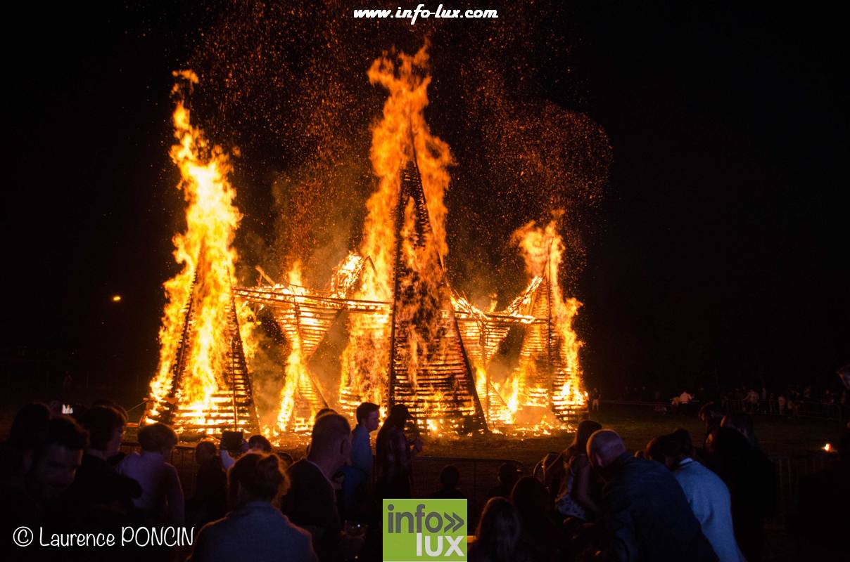 //media/jw_sigpro/users/0000002529/grandfeuvance2018/grandfeu0075