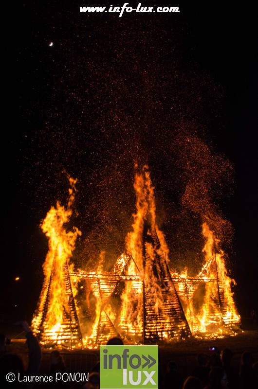 //media/jw_sigpro/users/0000002529/grandfeuvance2018/grandfeu0076
