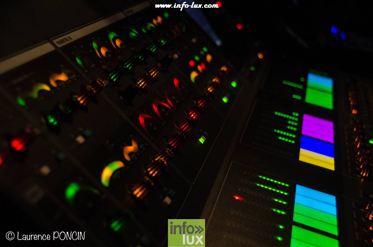 //media/jw_sigpro/users/0000002529/grandfeuvance2018/grandfeu0082