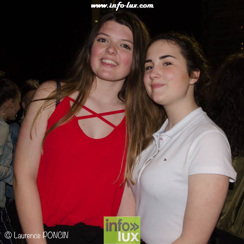 //media/jw_sigpro/users/0000002529/grandfeuvance2018/grandfeu0114