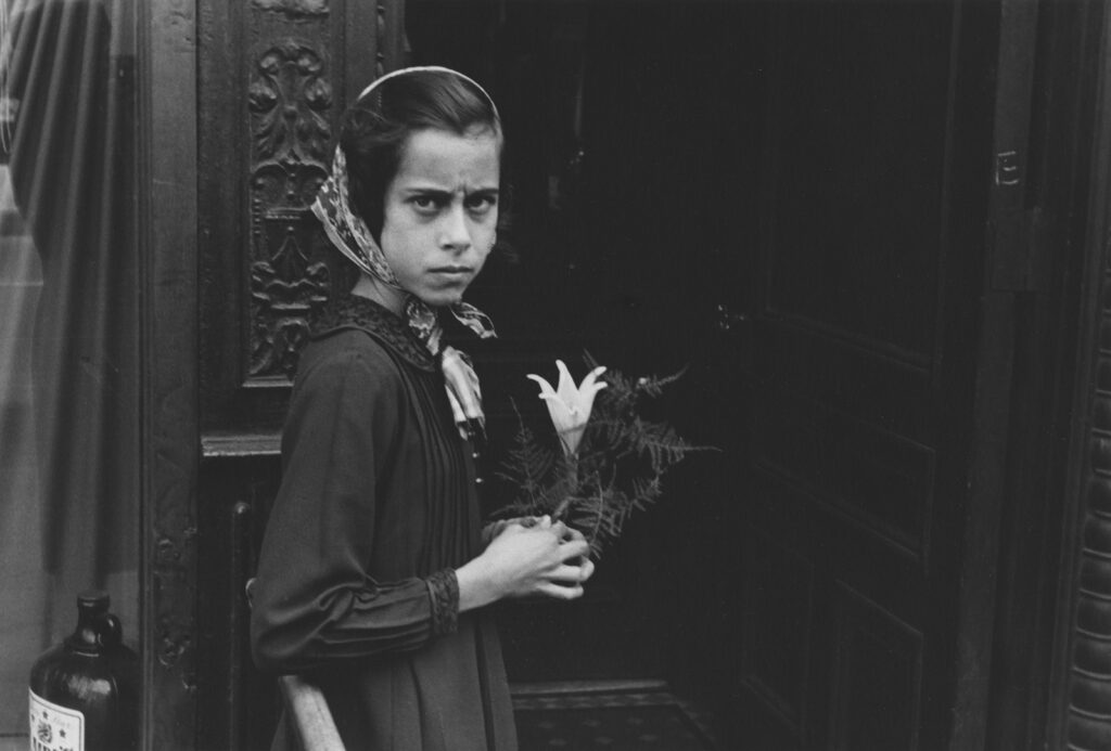 Helen Levitt
New York, 1972
© Film Documents LLC, courtesy Galerie Thomas Zander, Cologne