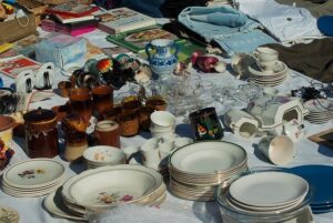 Brocante Lillois Braine-l’Alléud objets vintage marché puces