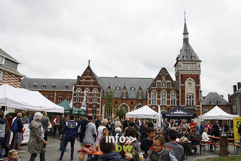 Nivelles > Fête de la bière
Des dégustations de bières artisanales et de produits du terroir auront lieu les samedi 10 et dimanche 11 septembre 2022 Sur la Grand Place de Nivelles.