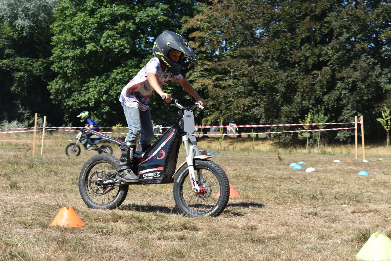 Roc Events est une association sans but lucratif (asbl) qui organise des stages vacances funs et uniques à Gosselies.