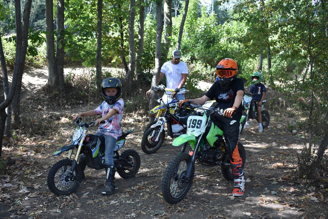 Roc Events est une association sans but lucratif (asbl) qui organise des stages vacances funs et uniques à Gosselies.