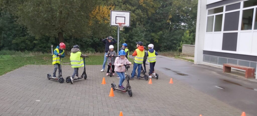 Roc Events est une association sans but lucratif (asbl) qui organise des anniversaires funs et uniques à Gosselies. L’association dispose de toutes les infrastructures intérieures et extérieures de l’Institut de la Providence – Humanités (GPH) à Gosselies, en exclusivité.