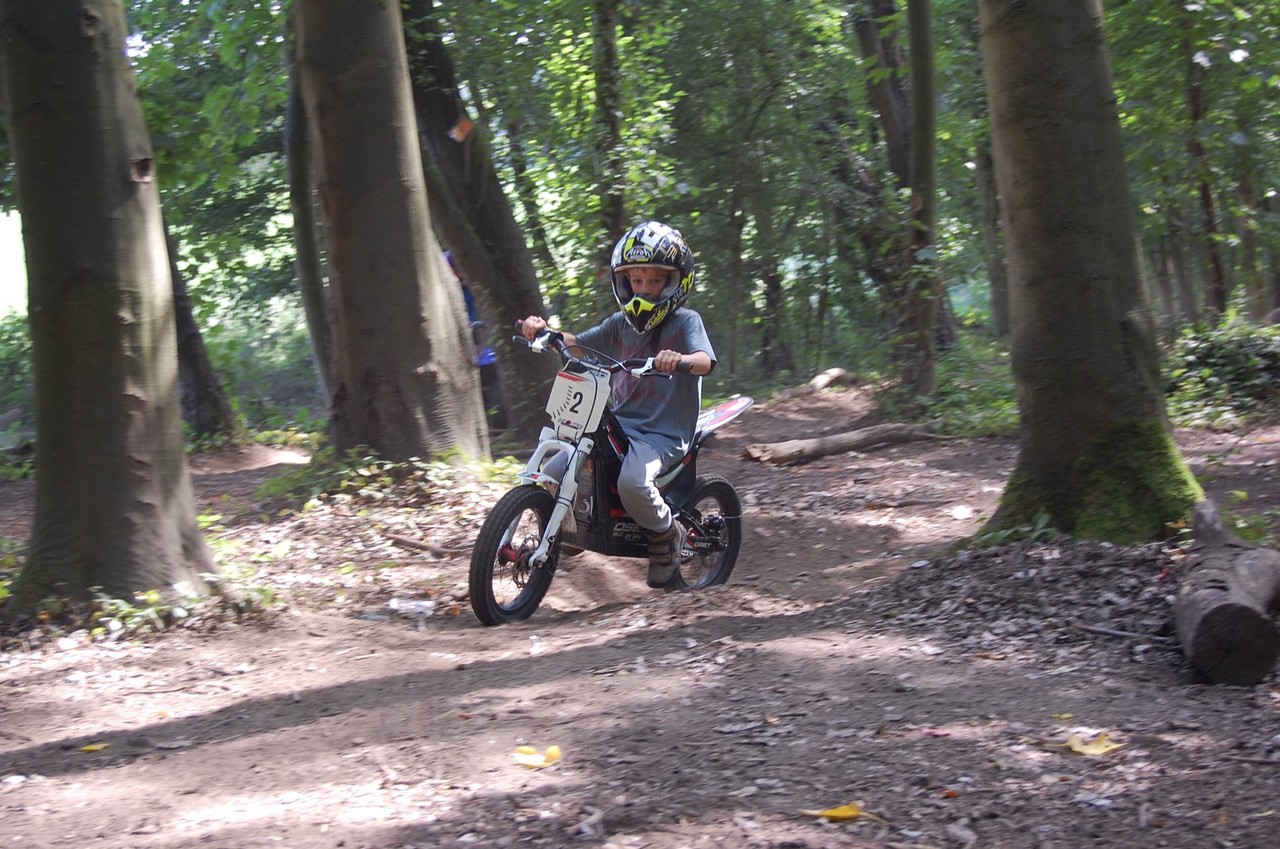 A Charleroi - Gosselies, Roc Events organise des stages pour enfants et adolescents durant les vacances de Toussaint.