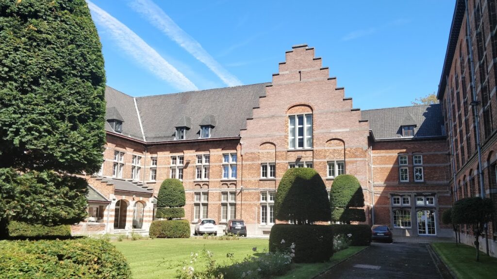 Roc Events asbl est une association qui organise des stages vacances fun et uniques à Gosselies avec plus de 15 années d'expérience.