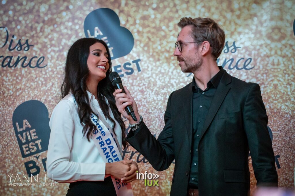 Miss France 2023 Découvrez la en photos au Centre Commercial B’Est à Farébersviller