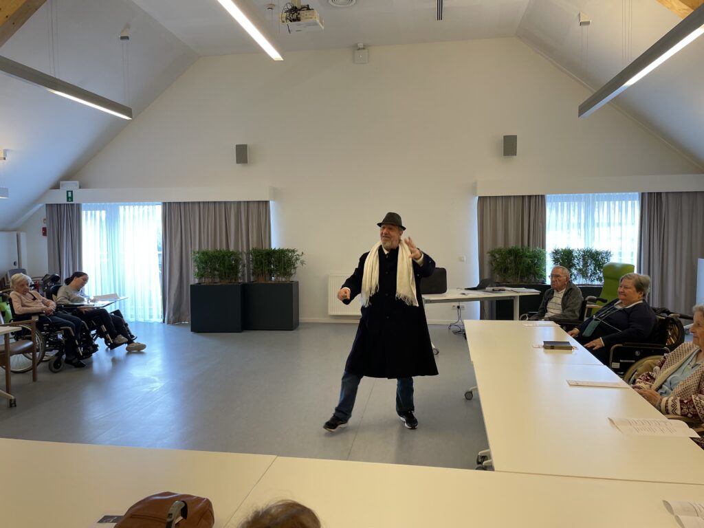 Photo présentation théâtre des poètes