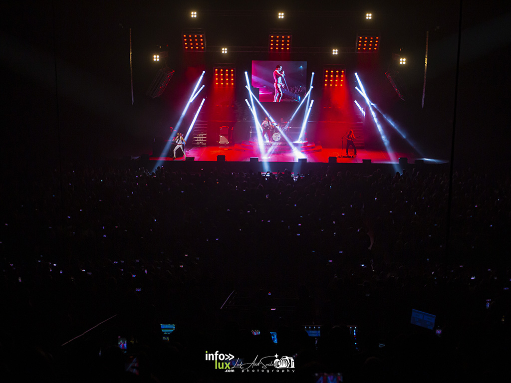 PARIS > CONCERT > ONE NIGHT OF QUEEN