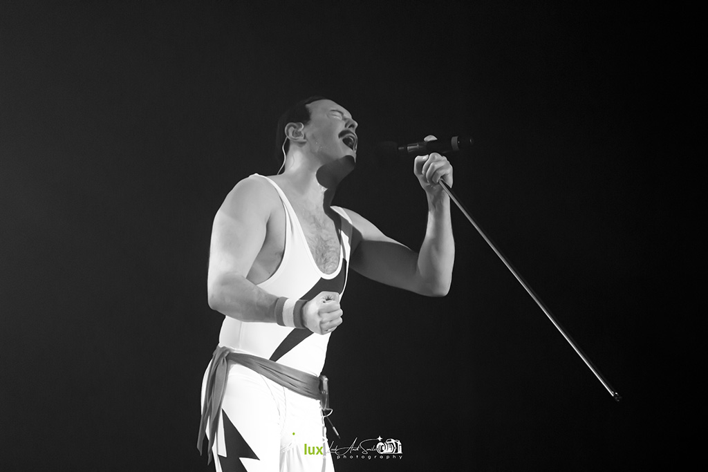 PARIS > CONCERT > ONE NIGHT OF QUEEN