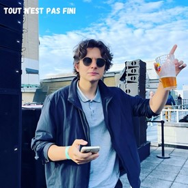 François Thiry : le parcours inspirant d'un jeune chanteur belge vers le succès. Nouveau single!