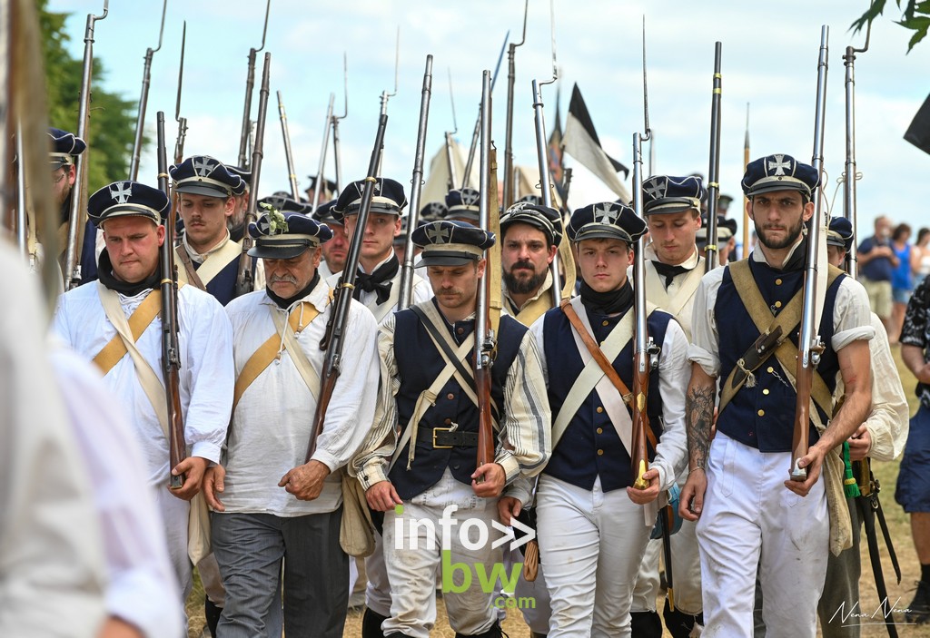 Les reconstitutions de la Bataille de Waterloo 1815: un week-end de passion historique et de grand spectacle en photos