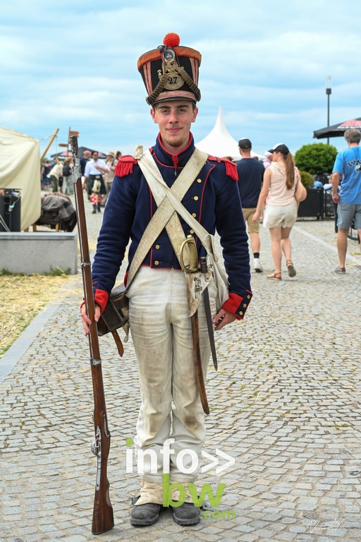 Les reconstitutions de la Bataille de Waterloo 1815: un week-end de passion historique et de grand spectacle en photos