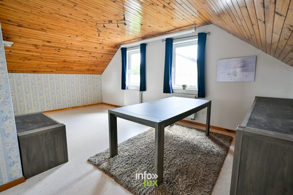 Bureau ou chambre 4 maison Habay Marbehan — polyvalent télétravail profession libérale
