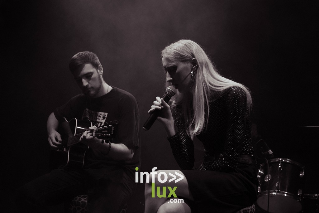 Frenois > Esile > Chanteuse