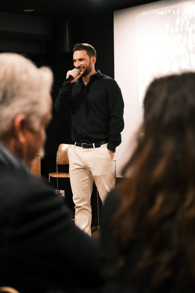 Interview exclusive > L’homme qui valait…un milliard de vues !