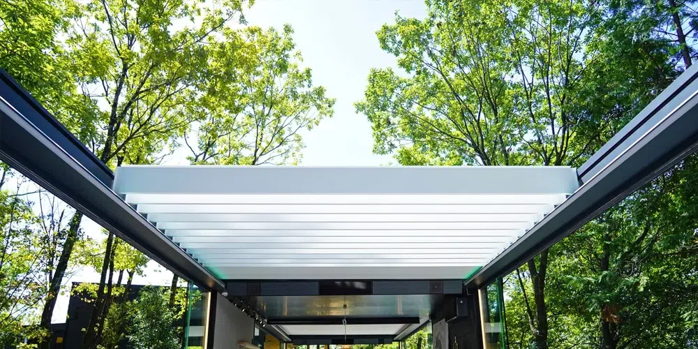 Lames orientables aluminium pergola Camargue Renson - WB Outdoor Concept