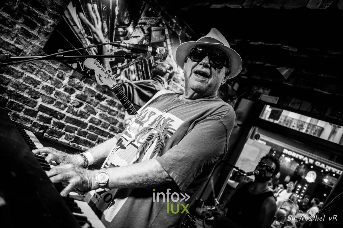 Boogie Boy en concert au Café Bizon — Brussels Jazz Weekend 2026 Day Two, photo 4 par Michel van Rhijn (noir et blanc)