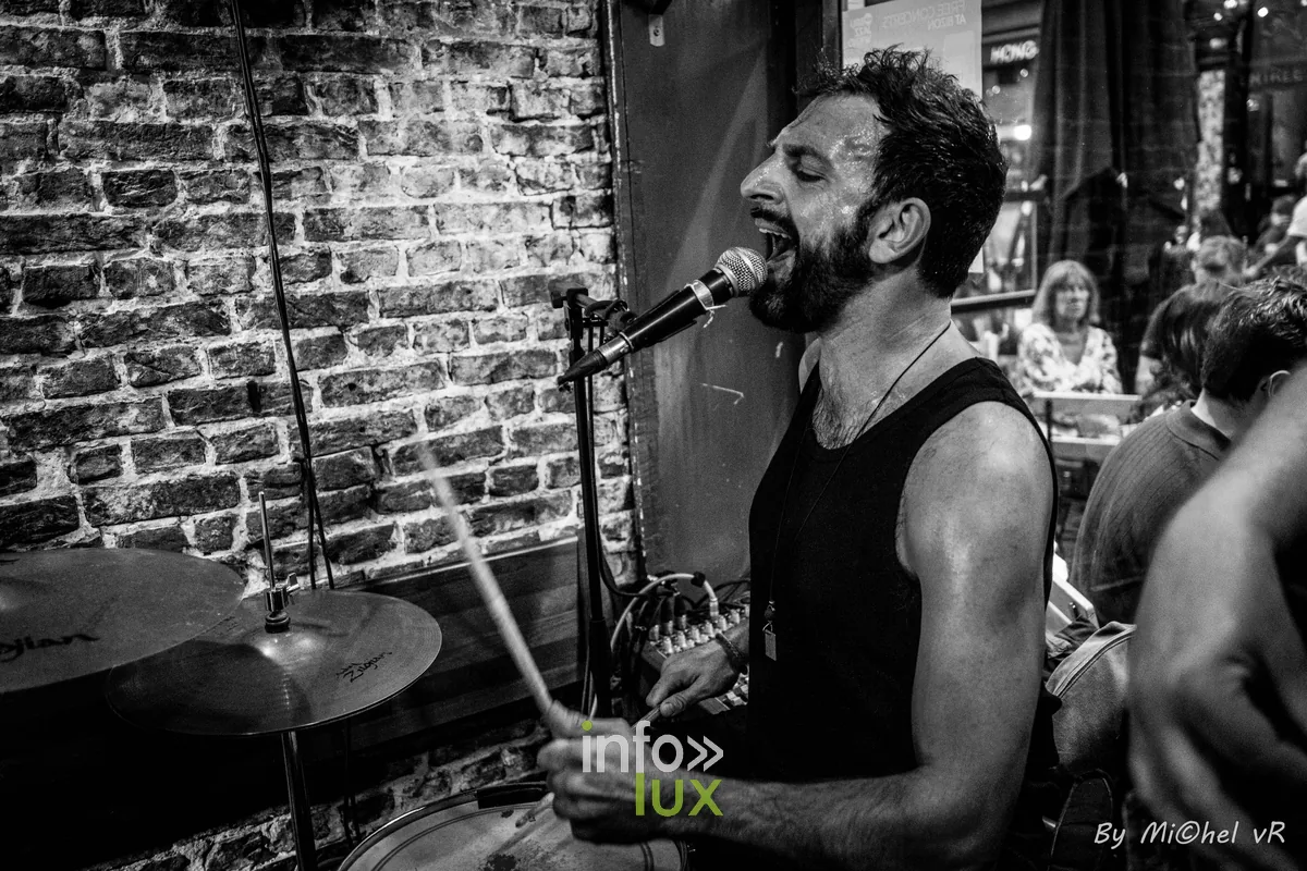 Boogie Boy en concert au Café Bizon — Brussels Jazz Weekend 2026 Day Two, photo 16 par Michel van Rhijn (noir et blanc)