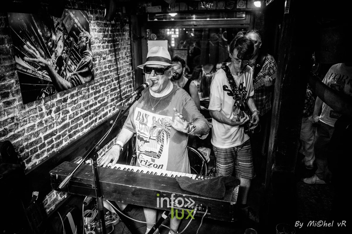 Boogie Boy en concert au Café Bizon — Brussels Jazz Weekend 2026 Day Two, photo 33 par Michel van Rhijn (noir et blanc)
