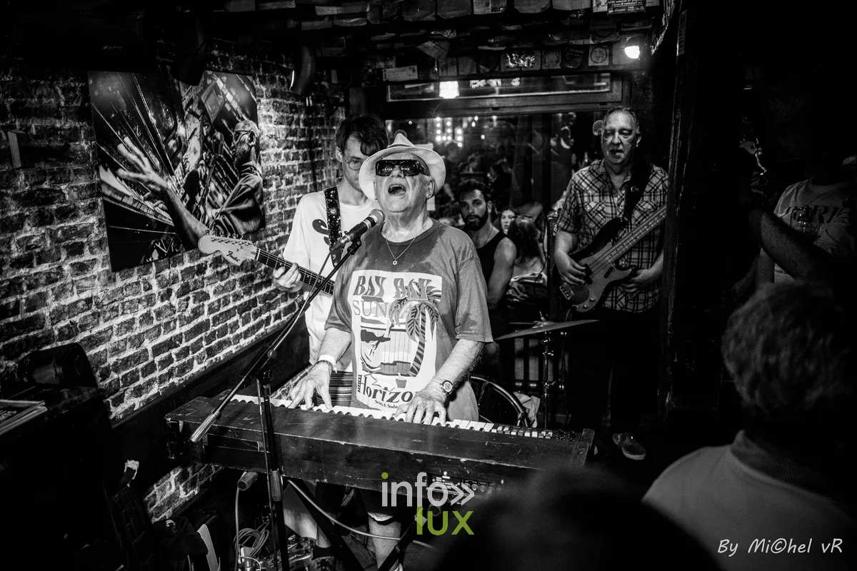 Boogie Boy en concert au Café Bizon — Brussels Jazz Weekend 2026 Day Two, photo 38 par Michel van Rhijn (noir et blanc)