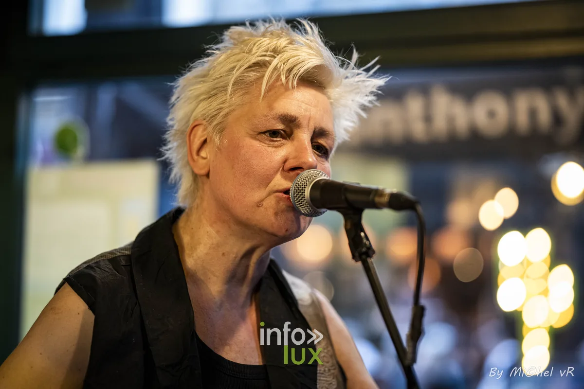 Bruno Deneckere et Kathleen Vandenhoudt en concert au Café Bizon — Brussels Jazz Weekend 2026 Day One, photo 6 par Michel van Rhijn