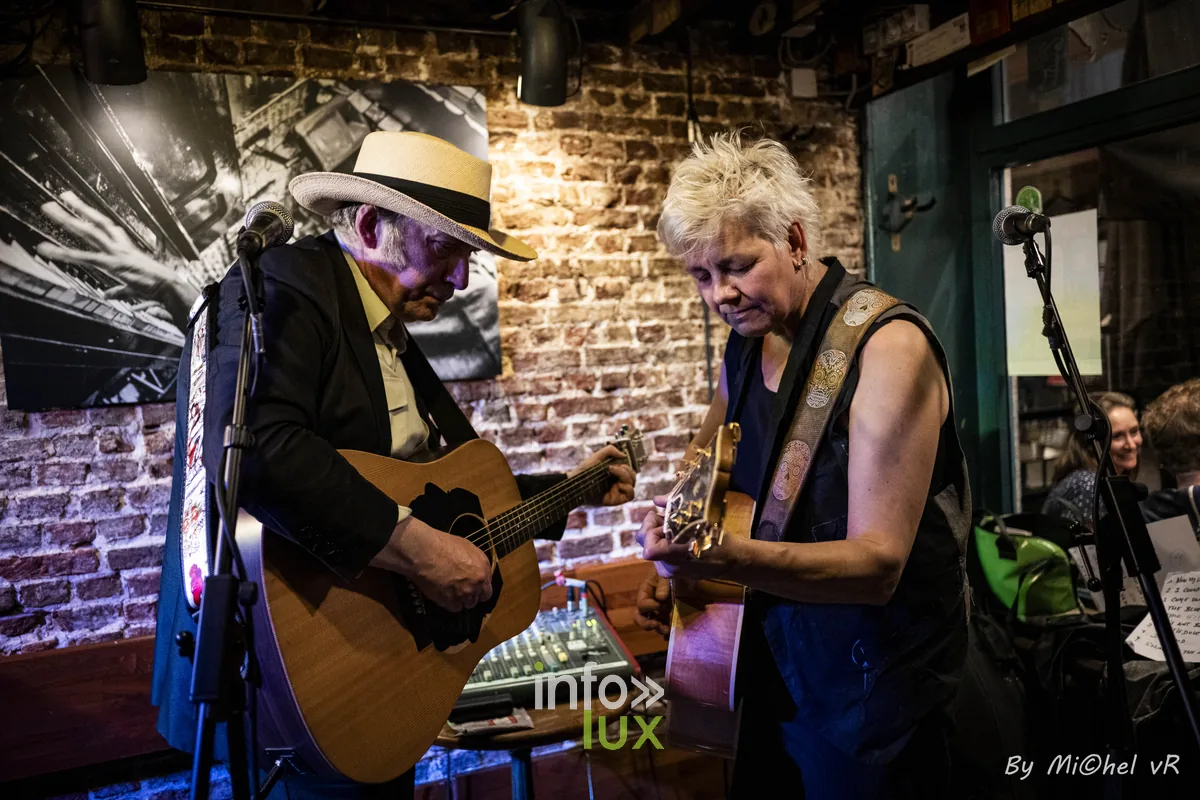 Bruno Deneckere et Kathleen Vandenhoudt en concert au Café Bizon — Brussels Jazz Weekend 2026 Day One, photo 20 par Michel van Rhijn