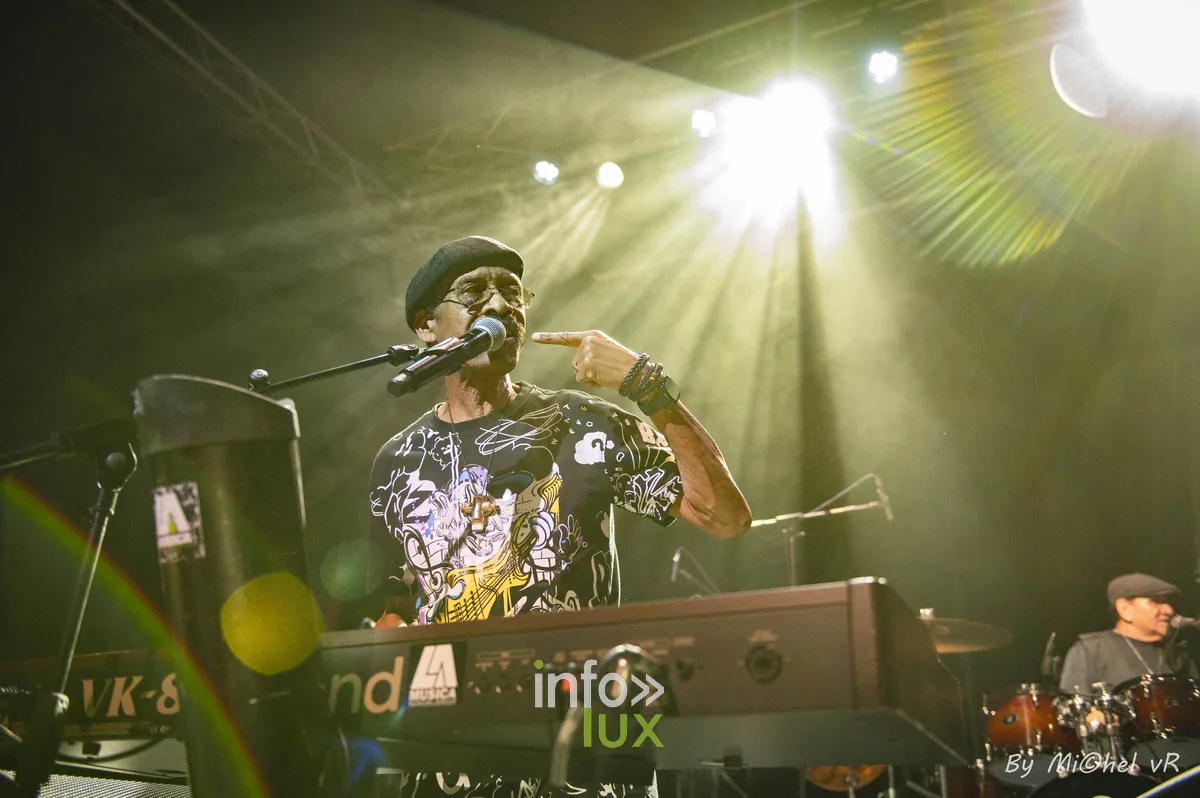 War en concert a De Centrale (Gand), 27 mai 2026 — 50th Anniversary Tour, photo 19 par Michel van Rhijn