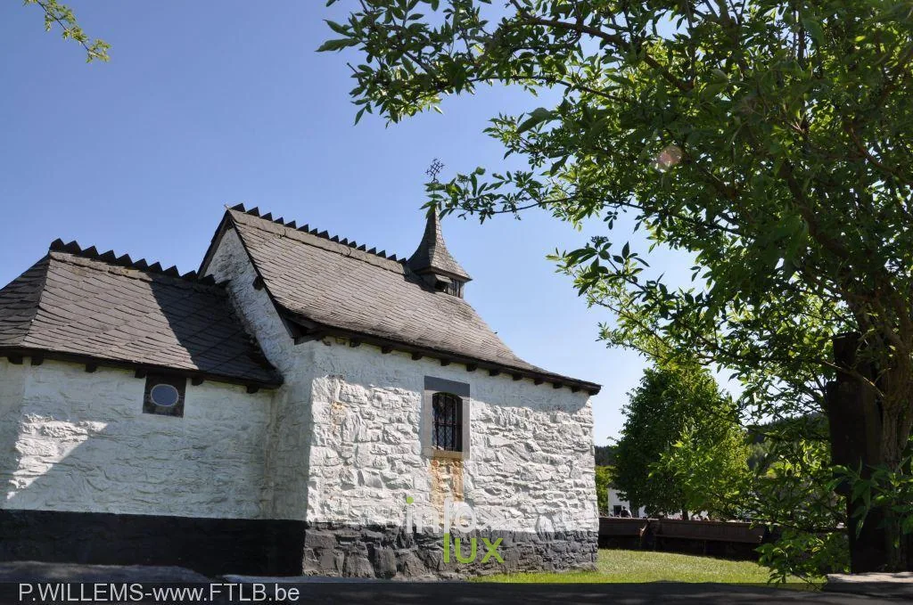 Chapelle du Fourneau Saint-Michel, au cœur de la forêt de Saint-Hubert