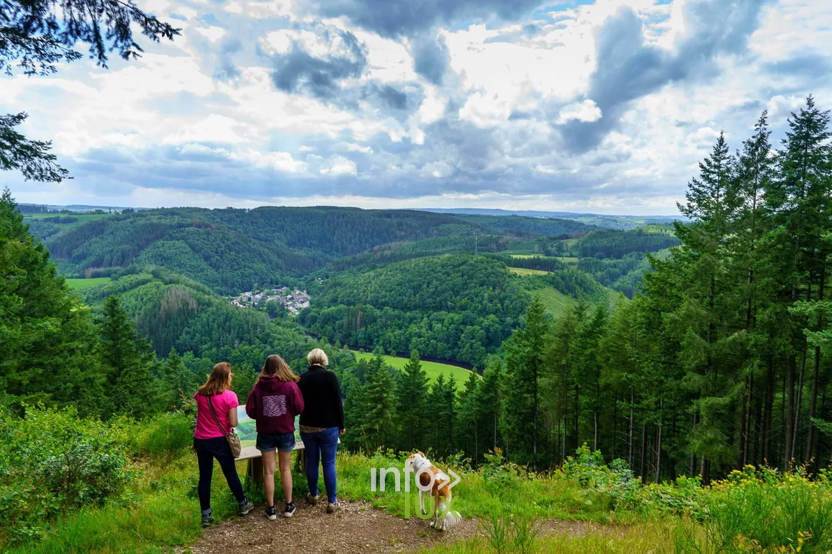 La vallée de l'Ourthe à La Roche-en-Ardenne, à parcourir à vélo La vallée de l'Ourthe à La Roche-en-Ardenne, à parcourir à vélo