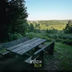 Panorama sur la vallée de la Semois depuis la Roche du Corbeau à Chiny