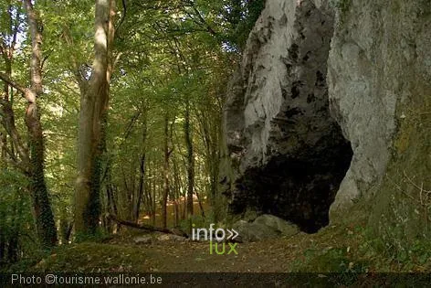 La vallée de l'Ourthe près du Trou des Nutons, à Houffalize